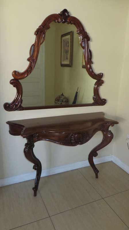 BEAUTIFUL SOLID IMBUIA CARVED MIRROR AND TABLE*** STUNNING PIECE***