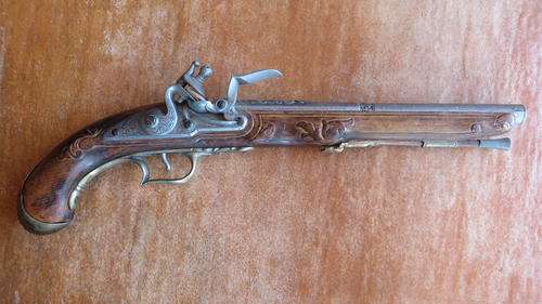 STUNNING WOODEN REPLICA OF AN OLD FLINTLOCK GUN** TRIGGER AND FLINT STILL WORKS***