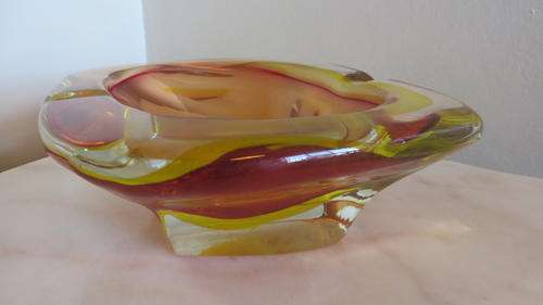 BEAUTIFUL LARGE AND HEAVY MURANO ASHTRAY **still in perfect condition**WEIGHS 3,2 KILOGRAMS