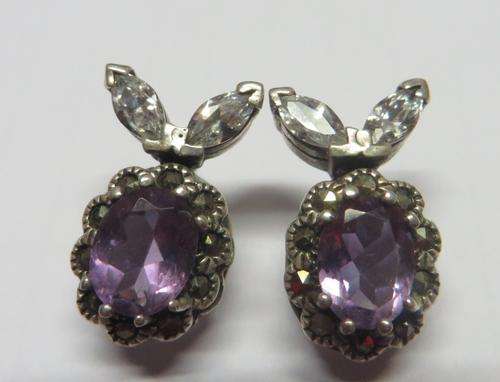 BEAUTIFUL PAIR OF STERLING SILVER LADIES EAR RINGS** STUNNING DESIGN**