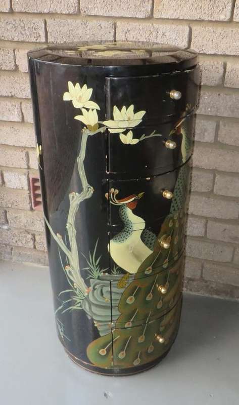 BEAUTIFUL CHINESE HAND PAINTED LAQUERED CHEST OF DRAWERS***