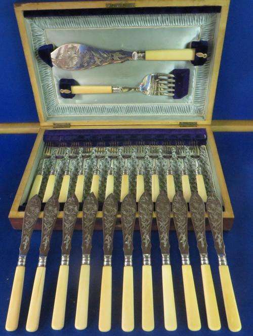 BEAUTIFUL SET OF x25 PIECE BONE HANDLED FISH SET IN MAHOGANY BOX-W.E BURMESTER and Co.- TRANSVAAL**