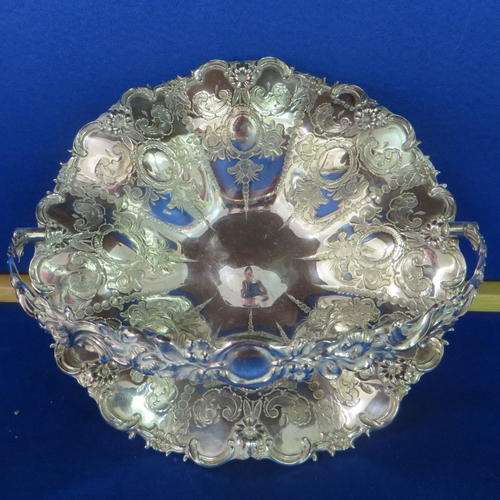 BEAUTIFUL VICTORIAN SILVER PLATED FRUIT BASKET WITH ORNATE DESIGN***