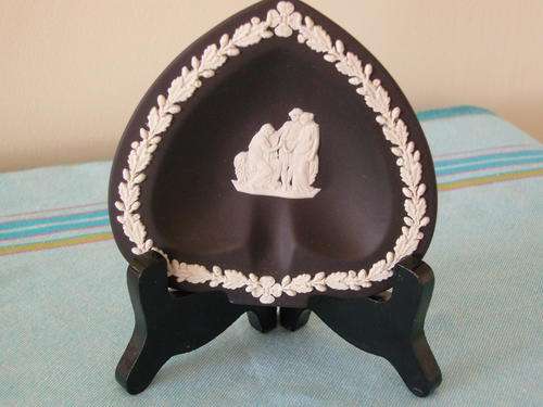 Wedgwood basalt ware -Playing card Spade shape pin dish