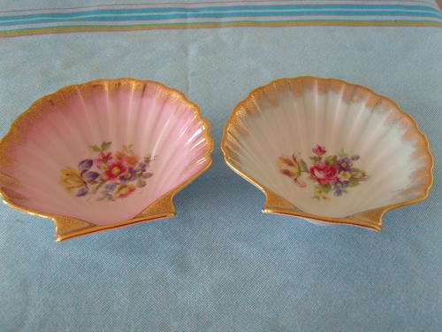 An attractive pair of Dresden china bon bon  dishes