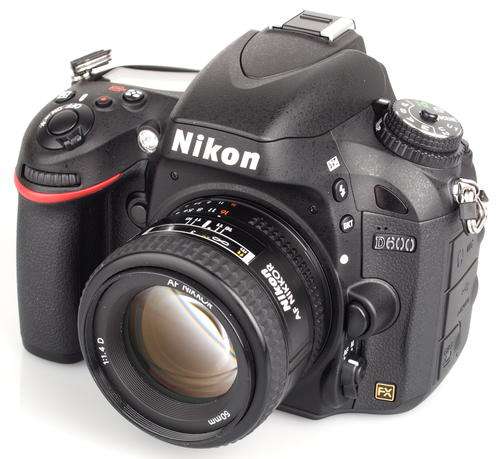 Nikon D600 24.3MP Full-frame CMOS sensor with Nikon 85mm 1.8 LIKE NEW!!!
