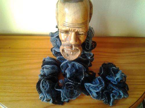 ***HANDKNITTED TWIRLY SCARF ***