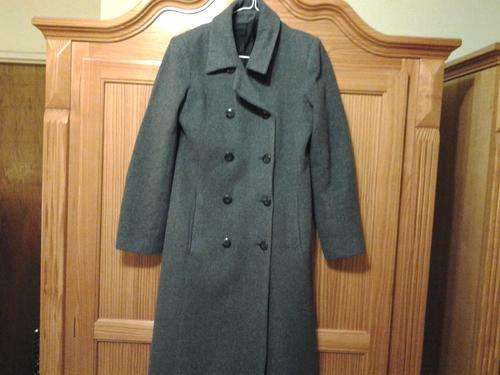***STUNNING SLIMFIT WOOL COAT FOR THE ICY COLD WEATHER***