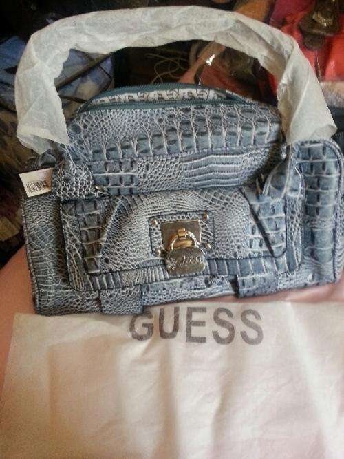 **** LOVELY ORIGINAL GUESS HANDBAG : BLUE : JUST FOR THAT SPECIAL LADY***