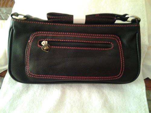 ***TOMMY HILFIGER SMALL HANDBAG*** BLACK*** STUNNING***LOW R1.00 START