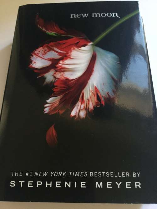 The Twilight Saga - New Moon by Stephenie Meyer - HARDCOVER