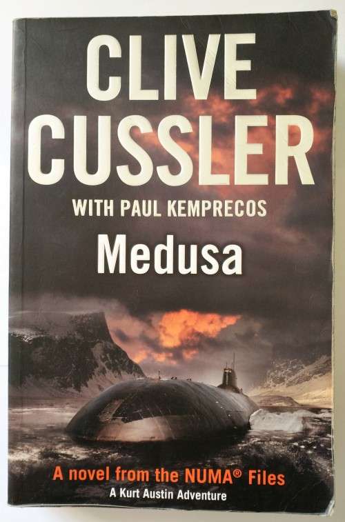 Medusa by Clive Cussler - The World's Number One Adventure Writer - LARGE PRINT EDITION