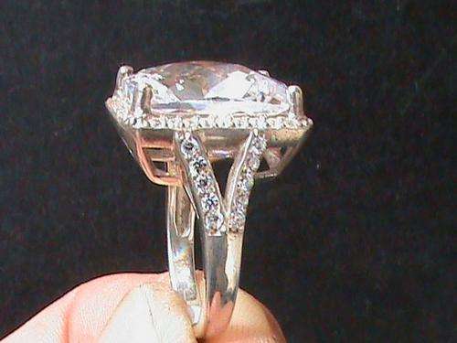 LARGE WHITE CUBIC ZIRCONIA IN SOLID STERLING SILVER RING. SIZE N