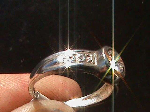 WHITE CUBIC ZIRCONIA RING IN STERLING SILVER. SIZE N