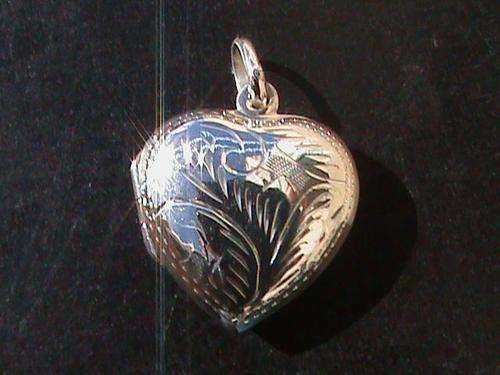 ****STERLING SILVER HEART LOCKET****