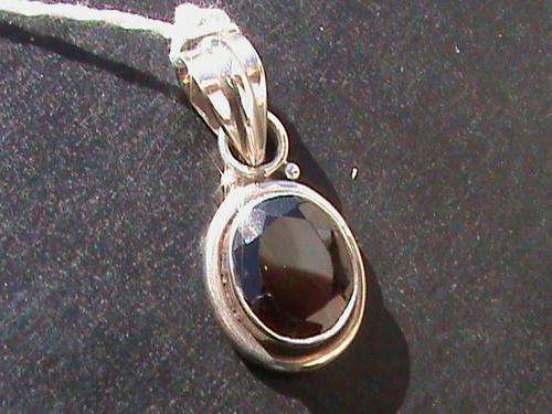 DARK RED GARNET PENDANT IN STERLING SILVER