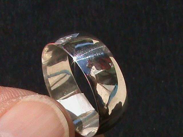 STERLING SILVER D SHAPE BAND. SIZE W1/2
