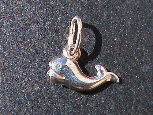 SMALL WHALE IN STERLING SILVER.....