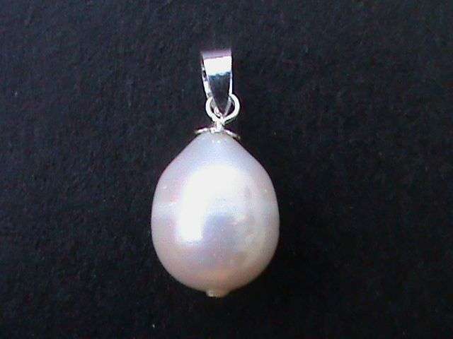 FRESHWATER PEARL DROP PENDANT SET IN STERLING SILVER