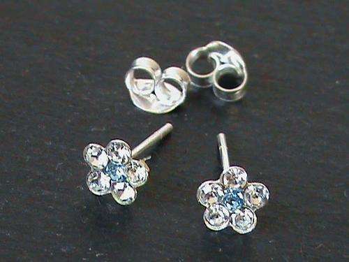 SOLID STERLING SILVER FLOWER STUD EARRINGS......