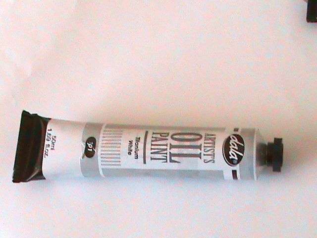DALA ARTIST OIL PAINT.  50 ML TUBE.  TITANIUM WHITE COLOR