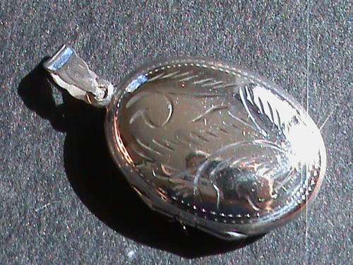 LARGE SOLID STERLING SILVER OVAL LOCKET