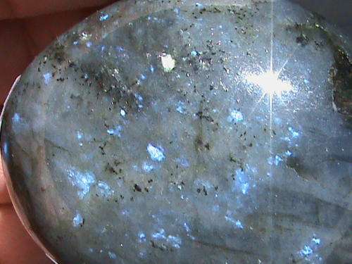 LABRADORITE GALET......   GOOD COLOUR FLASHES / REFLECTIONS