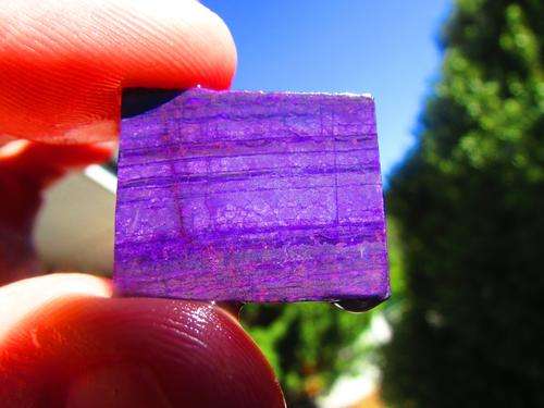 SUGILTE . GOOD GRADE CUTTING MATERIAL.   VERY RARE MATERIAL.
