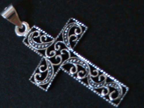 SOLID STERLING SILVER CROSS PENDANT