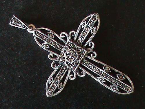 XL LARGE CROSS IN SOLID STERLING SILVER.  MARCAZITE STONES
