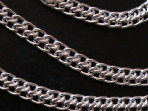 45 CM LONG SOLID STERLING SILVER CHAIN.   NICE STRONG QUALITY.