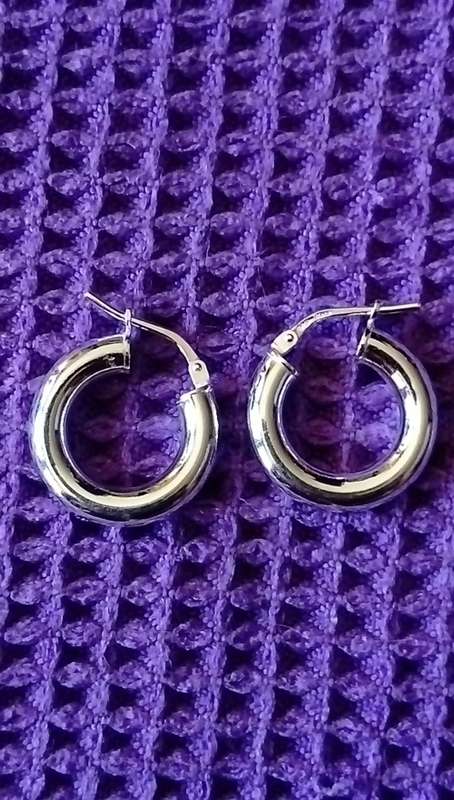 SOLID STERLING SILVER HOOP EARRINGS.