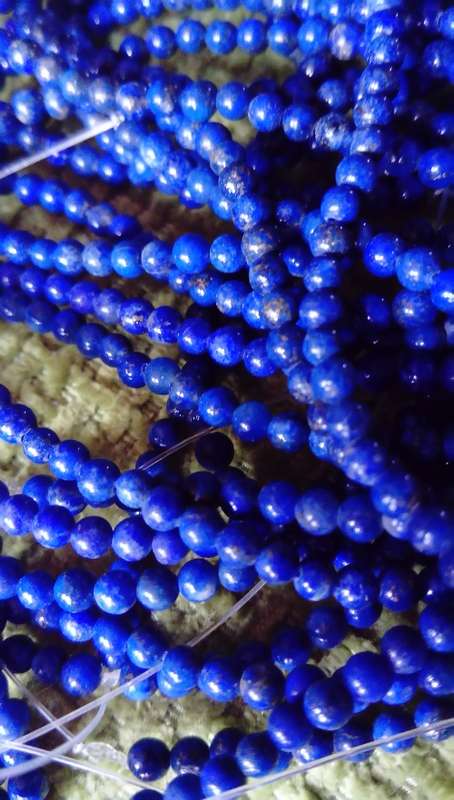 LAPIS LAZULI GEMSTONE BEADS.  PRICE PER STRING. 3 MM ROUND.  40 CM LONG STRING