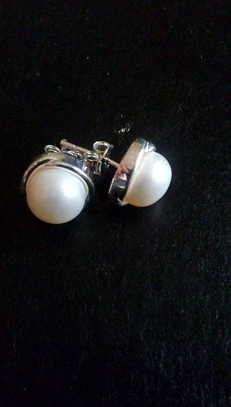 SOLID STERLING SILVER MABE PEARL EARRINGS.