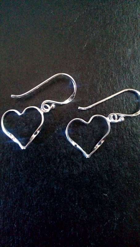 SOLID STERLING SILVER HEART EARRINGS.