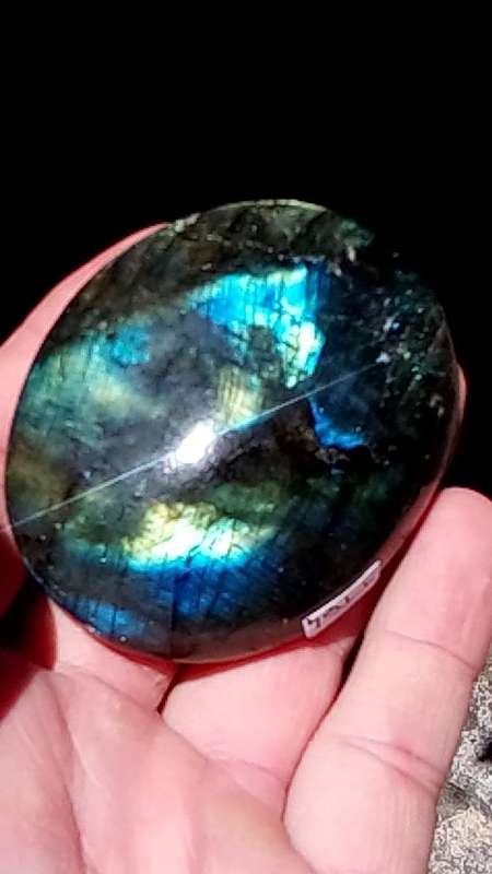 YUMMY LABRADORITE GALET. AA GRADE.  FROM MADAGASCAR