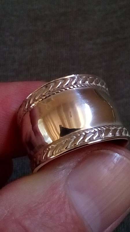 SOLID STERLING SILVER RING.   SIZE P