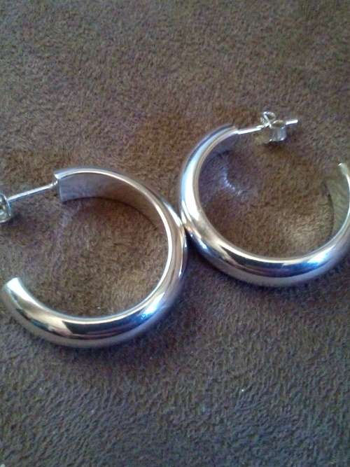 SOLID STERLING SILVER D SHAPE HOOPS