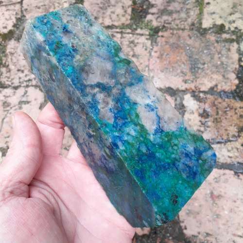 LARGE CHRYSOCOLLA GEMSTONE ROUGH.  PERFECT FOR CUTTING A GRADE CABOCHONS.  548 GRAMS