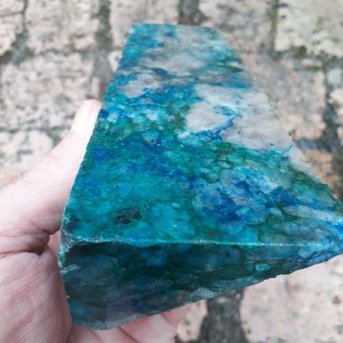 LARGE CHRYSOCOLLA GEMSTONE ROUGH.  PERFECT FOR CUTTING A GRADE CABOCHONS.  548 GRAMS