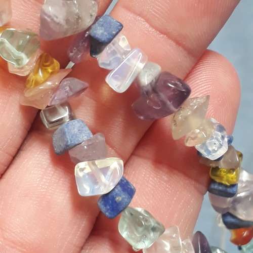 MIX GEMSTONE NECKLACE.  47 CM LONG.  LOBSTER CLASP.