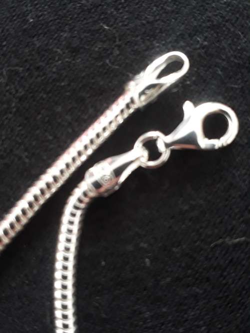 SOLID STERLING SILVER BRACELET.   19 CM LONG