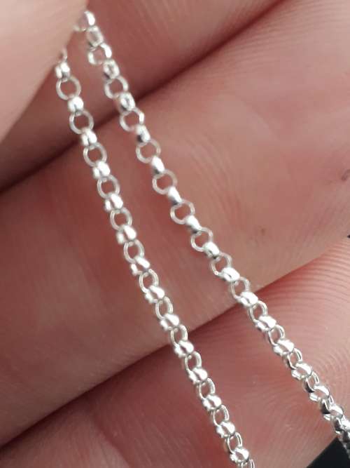 SOLID STERLING SILVER CHAIN.  70 CM LONG.
