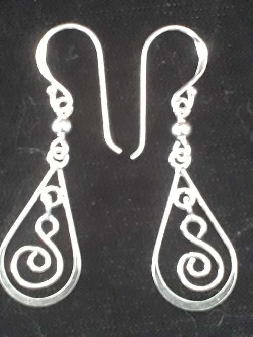 SOLID STERLING SILVER EARRINGS .......