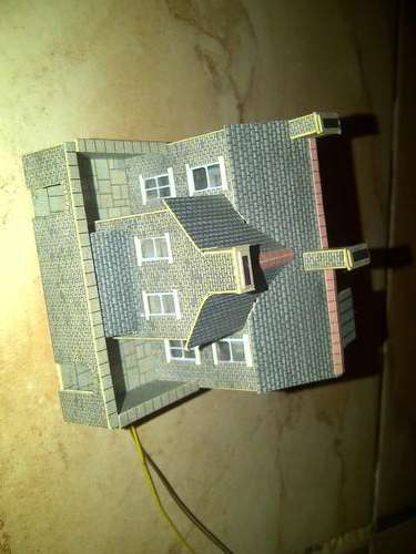 N scale House with light