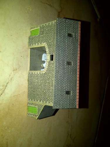 N scale barn with light