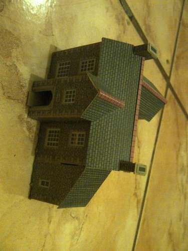 N scale house with no light
