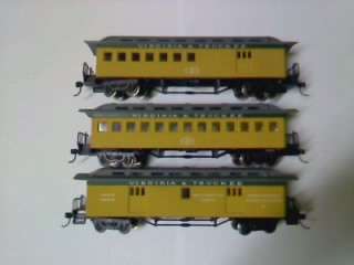 3 X RIVAROSSI JUNIOR COACHES