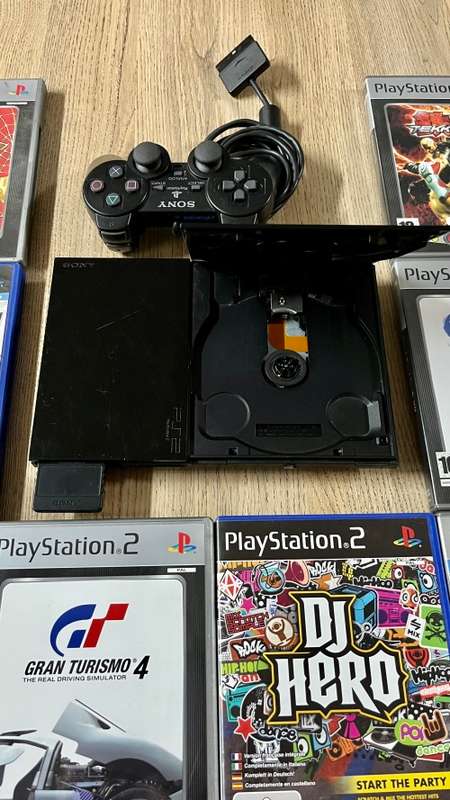 **BULK LOT PLAYSTATION 2 CONSOLE & GAMES**