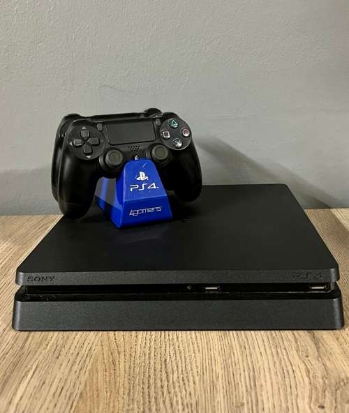 PLAYSTATION 4 SLIM BUNDLE